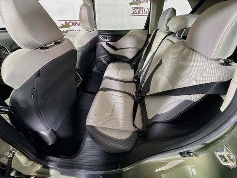 Used 2021 Subaru Forester Premium AWD/4WD image 27