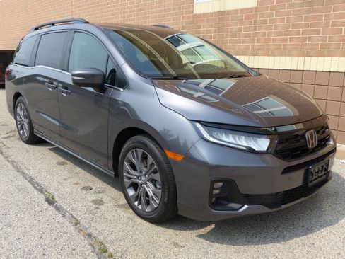 Used 2025 Honda Odyssey Touring image 12