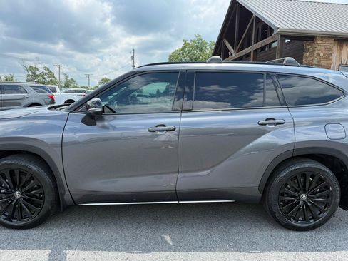 Used 2023 Toyota Highlander XSE FWD image 43