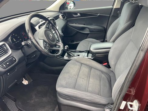 Used 2017 Kia Sorento AWD w/ LX Convenience Package image 10
