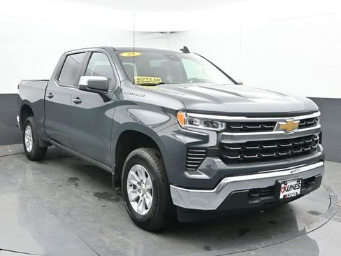 Used 2025 Chevrolet Silverado 1500 LT AWD/4WD image 2