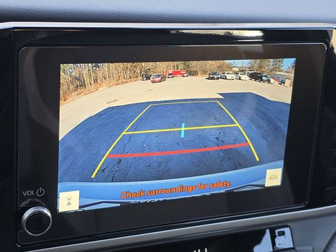 Used 2025 Toyota Camry SE image 21