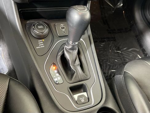 Used 2022 Jeep Cherokee Latitude Lux image 16