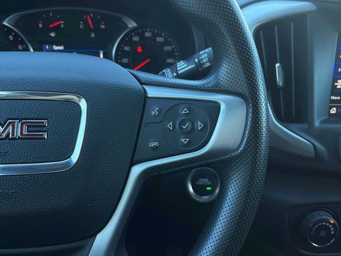 Used 2024 GMC Terrain SLE AWD/4WD image 12