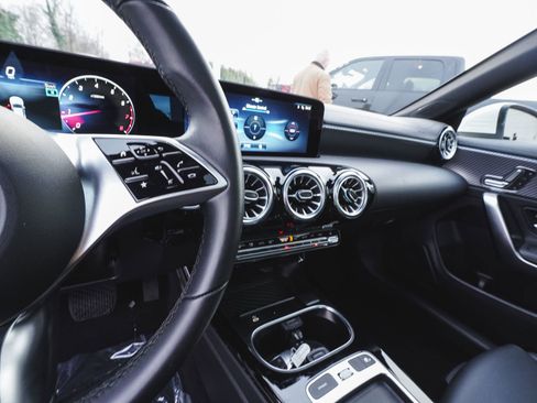 Used 2025 Mercedes-Benz CLA 250 4MATIC image 16