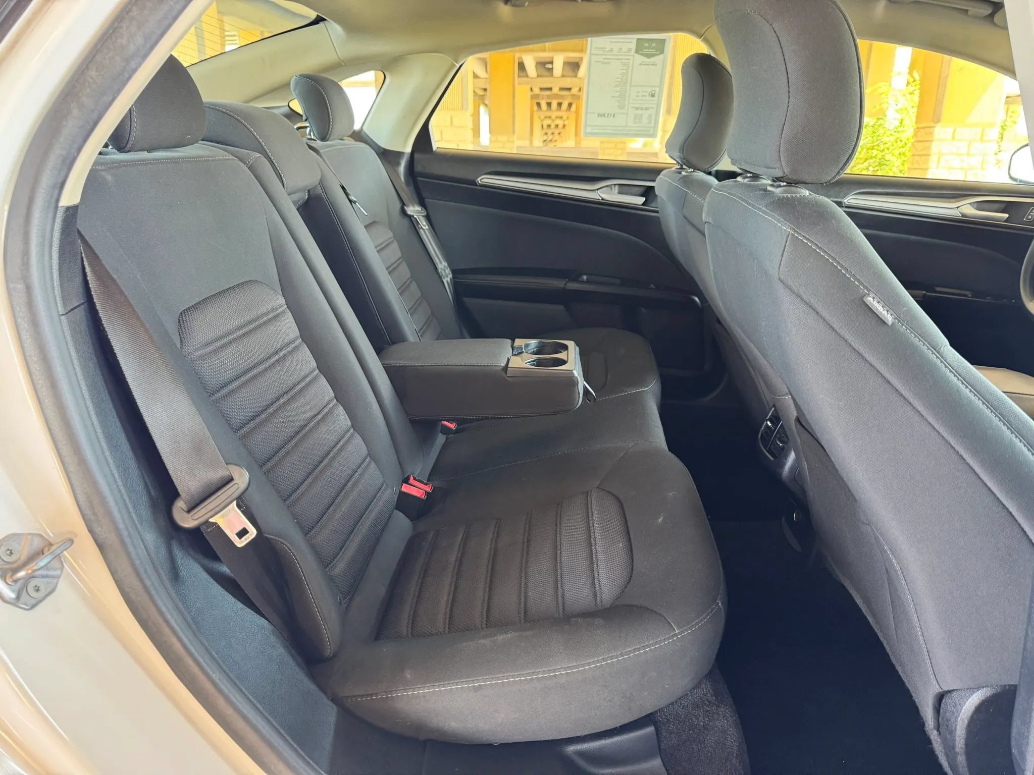Used 2019 Ford Fusion SE FWD image 22