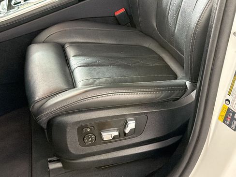 Used 2025 BMW X5 xDrive50e AWD/4WD image 15