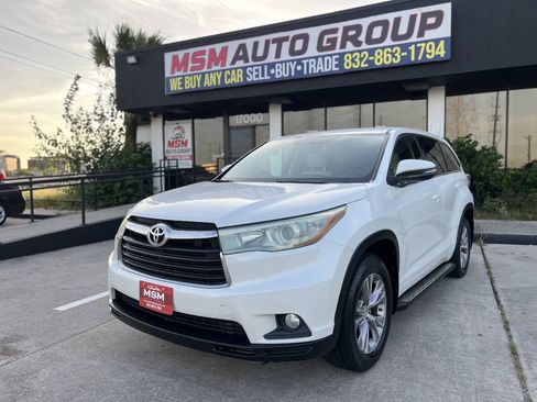 Used 2015 Toyota Highlander Plus FWD image 1