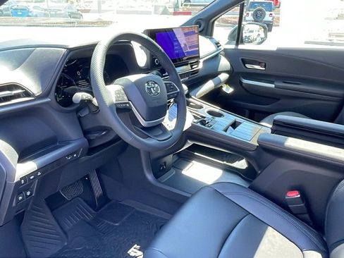 New 2026 Toyota Sienna XLE Woodland Edition AWD/4WD image 10
