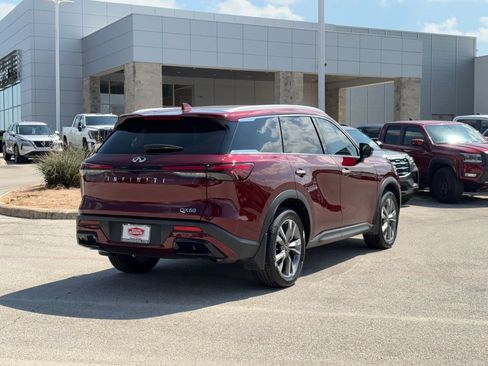 Used 2024 INFINITI QX60 Luxe w/ Vision Package FWD image 5
