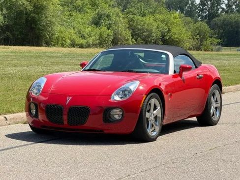 Used 2007 Pontiac Solstice GXP w/ Premium Package RWD image 6