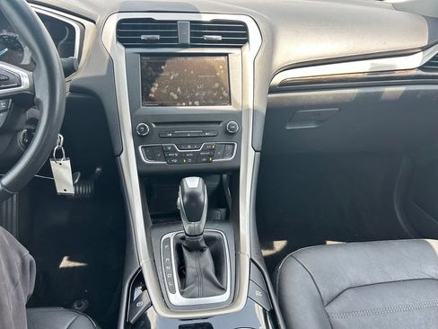 Used 2016 Ford Fusion SE w/ Equipment Group 502A FWD image 25