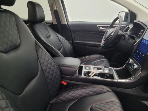 Used 2024 Ford Edge Titanium image 21