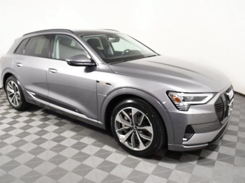 Used 2021 Audi e-tron Premium w/ Black Optic Package AWD/4WD image 8