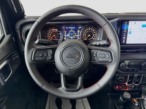 Used 2024 Jeep Wrangler Unlimited Rubicon AWD/4WD image 9