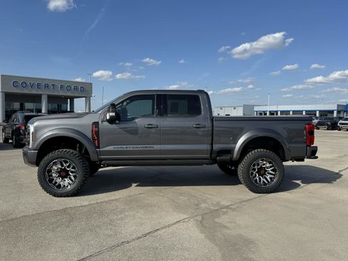 New 2026 Ford F250 Lariat w/ Black Appearance Package AWD/4WD image 9