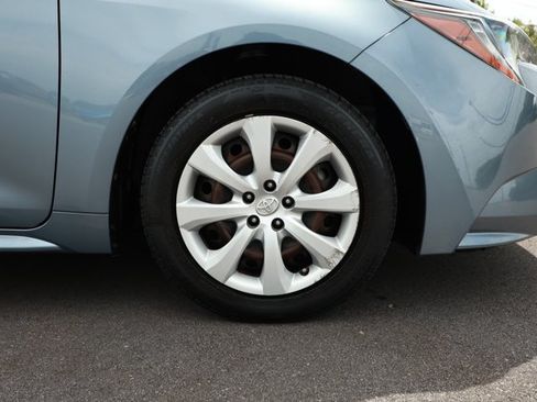 Used 2020 Toyota Corolla LE FWD image 5