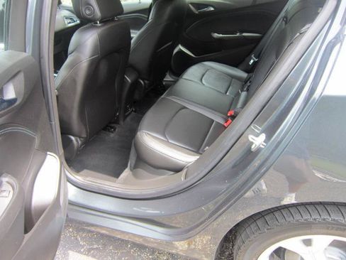 Used 2018 Chevrolet Cruze Premier FWD image 7