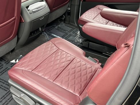 Used 2026 Cadillac Escalade ESV Sport w/ Touring Package image 22