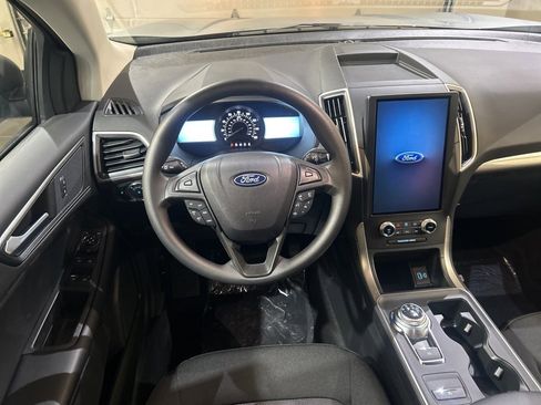 New 2024 Ford Edge SE image 12