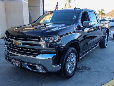 Used 2019 Chevrolet Silverado 1500 LTZ w/ LTZ Premium Package image 8