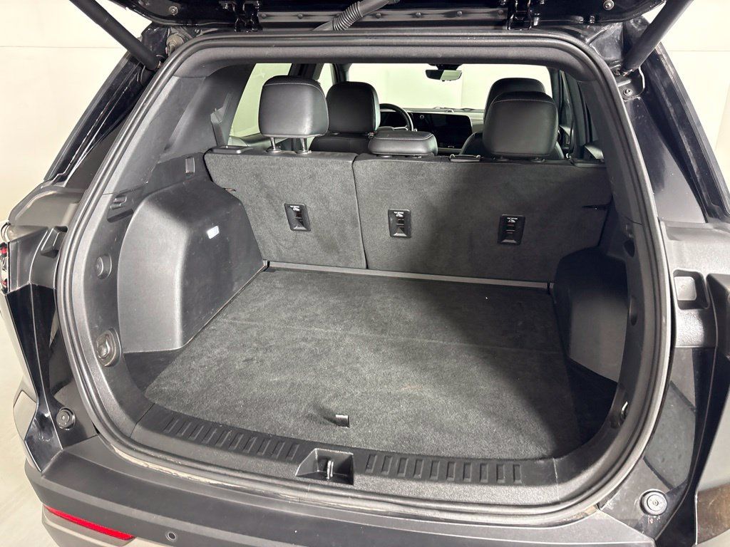 Used 2025 Chevrolet Equinox LT w/ Convenience Package II FWD image 23
