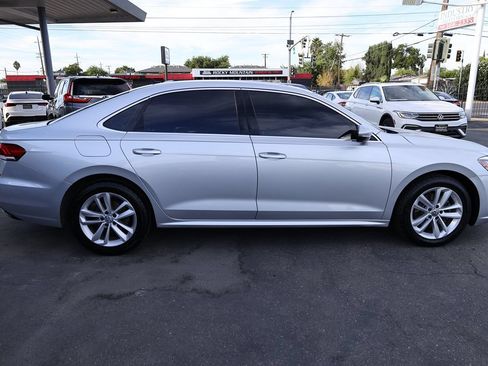 Used 2020 Volkswagen Passat 2.0T SE w/ Sunroof Package FWD image 8