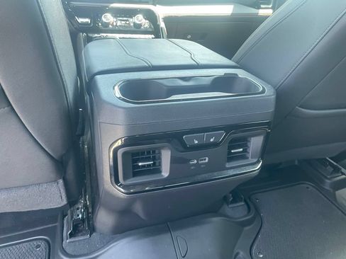 Used 2025 GMC Sierra 1500 AT4 w/ AT4 Premium Package AWD/4WD image 23