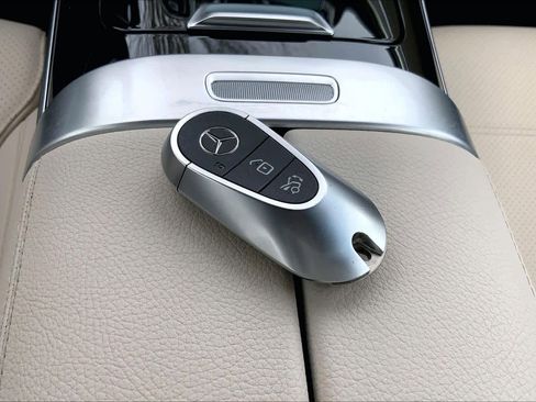 Certified 2023 Mercedes-Benz C 300 4MATIC Sedan image 15