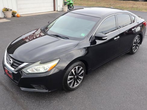 Used 2018 Nissan Altima 2.5 SL FWD image 11