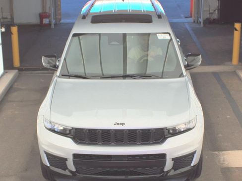 Used 2025 Jeep Grand Cherokee L Altitude w/ Trailer Tow Package image 3