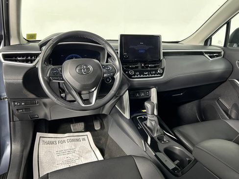 Used 2023 Toyota Corolla Cross XLE w/ Convenience Package AWD/4WD image 16