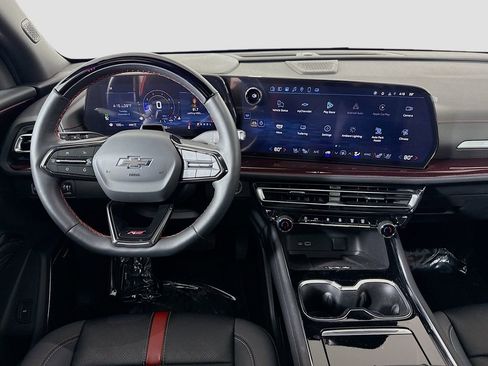 Used 2025 Chevrolet Traverse RS image 23