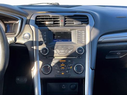 Used 2018 Ford Fusion S image 6