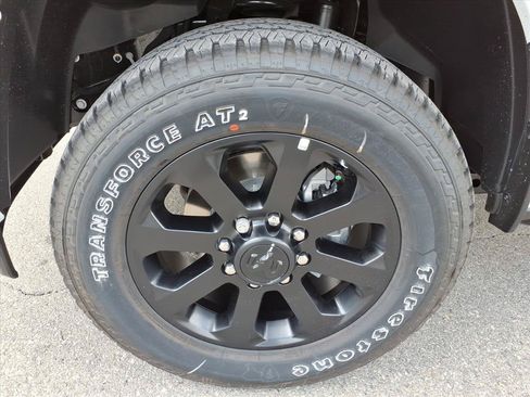 New 2026 RAM 2500 Laramie AWD/4WD image 10
