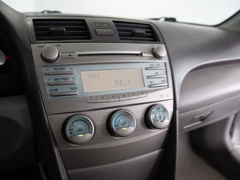 Used 2009 Toyota Camry FWD image 17