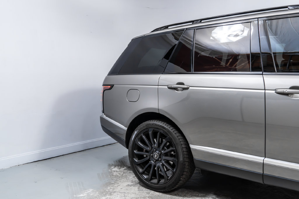 Used 2017 Land Rover Range Rover Supercharged AWD/4WD image 11