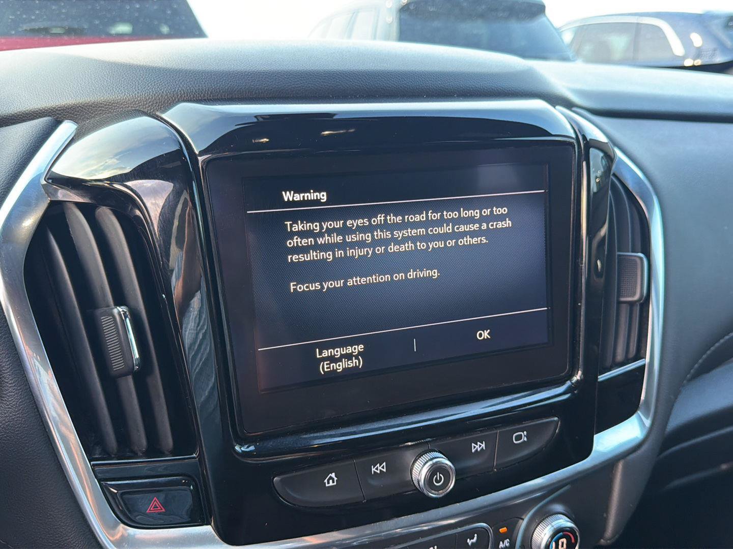 Used 2023 Chevrolet Traverse LT FWD image 23