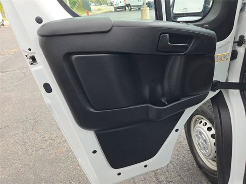 Used 2026 RAM ProMaster 2500 w/ Convenience Group FWD image 21