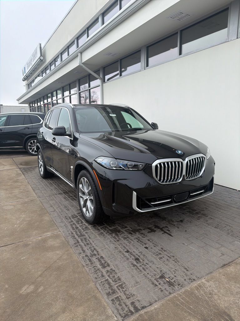 New 2026 BMW X5 xDrive50e AWD/4WD image 1