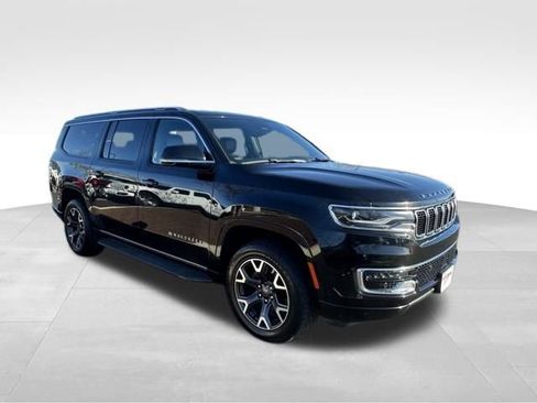 Used 2024 Jeep Wagoneer L Series III w/ Flexible Seating Group image 11