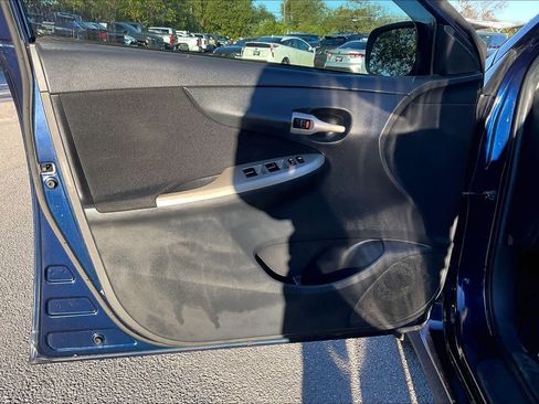 Used 2011 Toyota Corolla S image 21