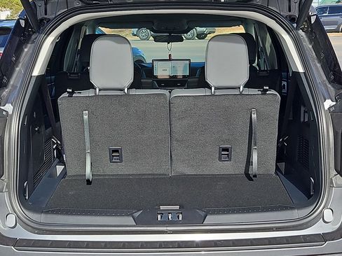 New 2026 Ford Explorer Active w/ Active Comfort Package image 18