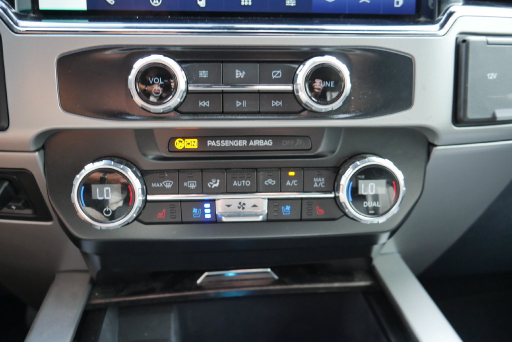 Used 2022 Ford F350 Lariat AWD/4WD image 19