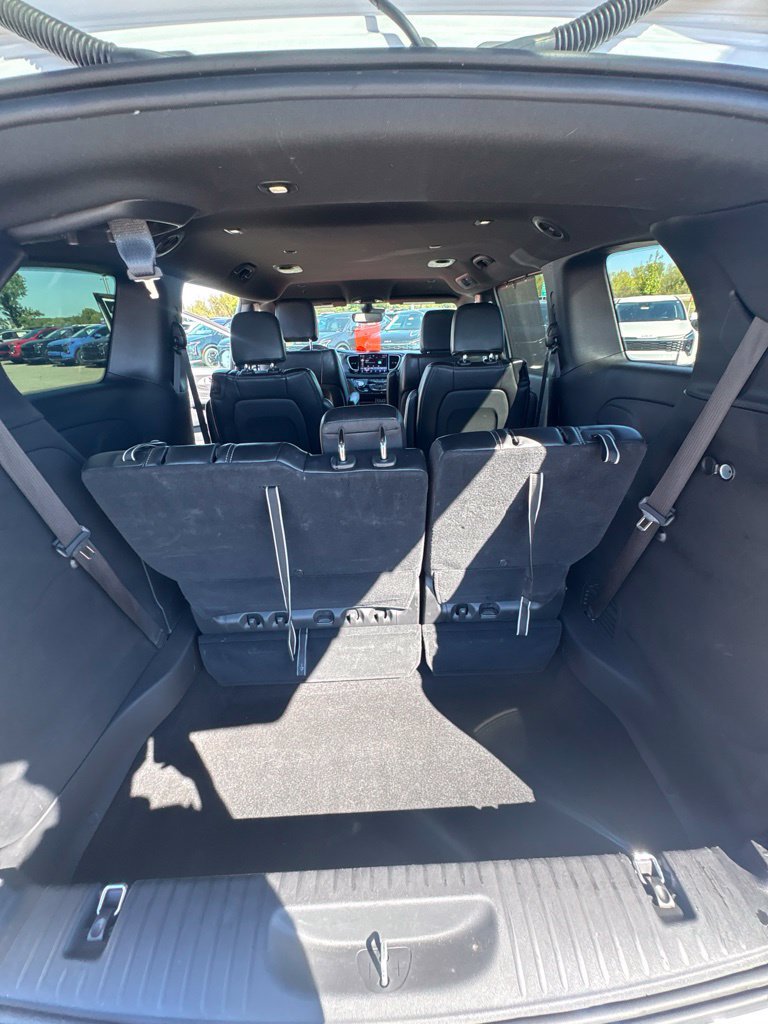 Used 2025 Chrysler Pacifica Select FWD image 25