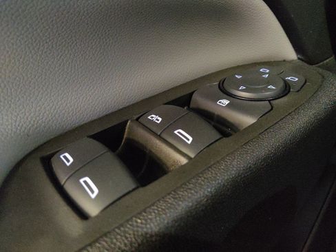 Used 2023 Chevrolet Equinox LS FWD image 27