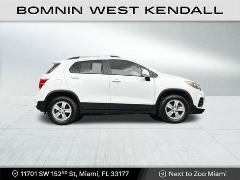 Used 2022 Chevrolet Trax LT w/ LT Convenience Package image 26