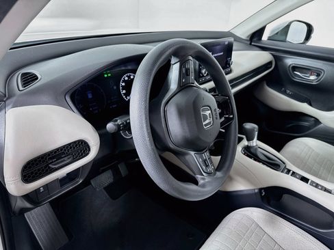 Used 2023 Honda HR-V LX image 9