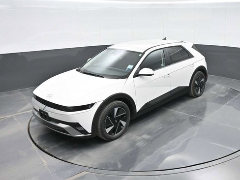 New 2025 Hyundai Ioniq 5 SE image 22