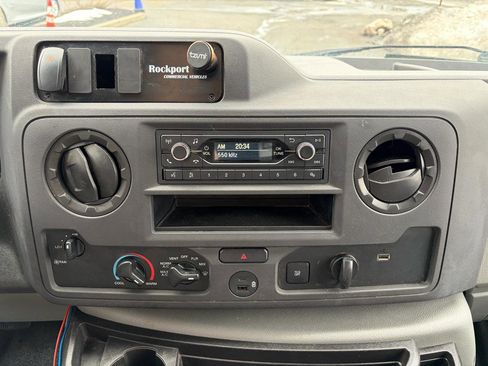 Used 2023 Ford E-450 and Econoline 450 Super Duty w/ Power Windows & Locks Group image 40